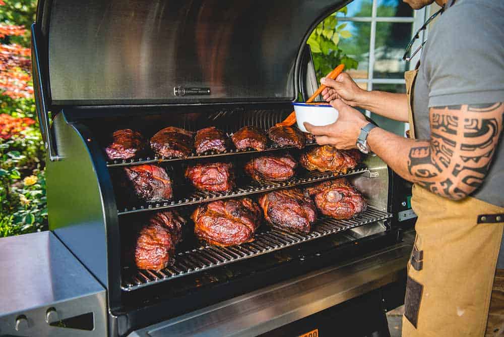 How to Use a Smoker Grill? A Beginner's Guide